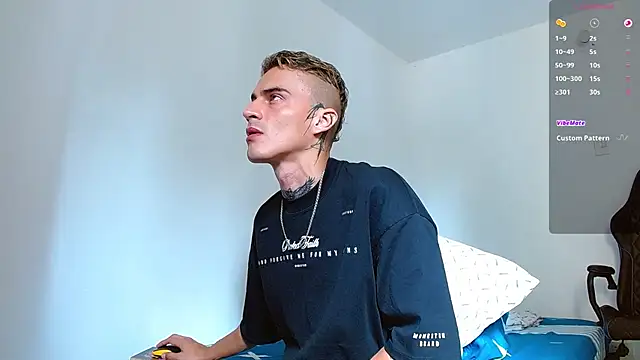 Snapshot of bray_hotboy777 chatting on October 5, 2:59 pm bray hotboy777 online show from October 5, 2:59 pm