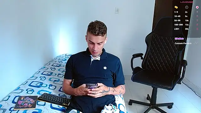 Snapshot of bray_hotboy777 chatting on October 30, 3:57 pm bray hotboy777 online show from October 30, 3:57 pm