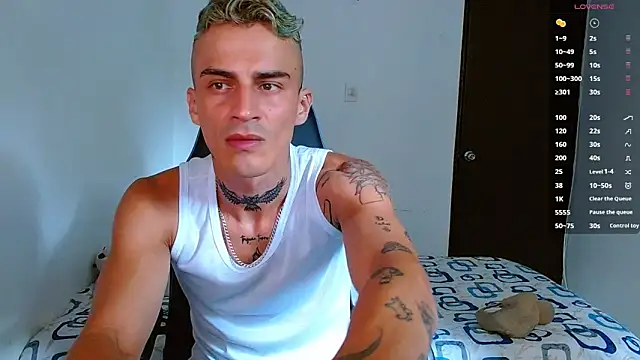 Snapshot of bray_hotboy777 chatting on November 9, 8:29 pm bray hotboy777 online show from November 9, 8:29 pm