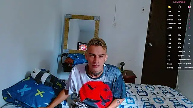 Snapshot of bray_hotboy777 chatting on November 15, 7:10 pm bray hotboy777 online show from November 15, 7:10 pm