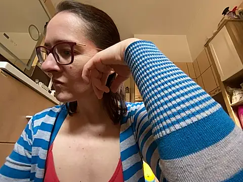 Snapshot of Milky_hairy_mommy chatting on March 5, 7:04 am Milky hairy mommy online show from March 5, 7:04 am