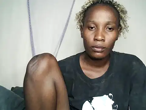 Snapshot of juiccypussy chatting on June 2, 4:14 am juiccypussy online show from June 2, 4:14 am