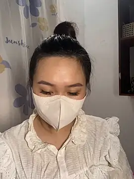 Snapshot of Odette68 chatting on December 9, 7:39 am Odette68 online show from December 9, 7:39 am