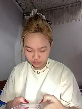 Odette68 online show from April 23, 12:56 am