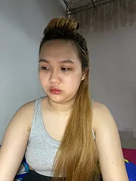 Snapshot of Odette68 chatting on June 20, 12:58 am Odette68 online show from June 20, 12:58 am