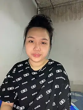Snapshot of Odette68 chatting on July 21, 12:24 am Odette68 online show from July 21, 12:24 am