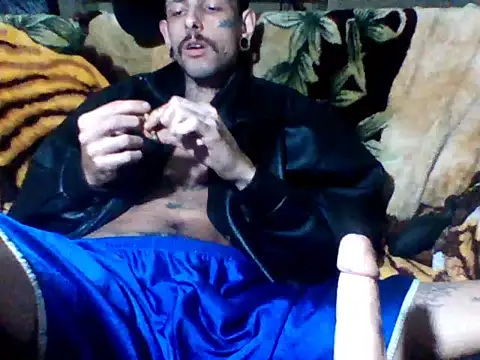 Snapshot of sellvageria chatting on October 9, 11:47 pm sellvageria online show from October 9, 11:47 pm