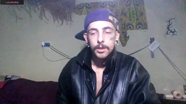 Snapshot of sellvageria chatting on July 12, 8:22 pm sellvageria online show from July 12, 8:22 pm