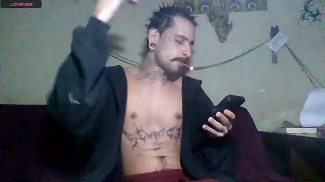 Snapshot of sellvageria chatting on July 17, 10:47 pm sellvageria online show from July 17, 10:47 pm