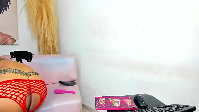 Snapshot of mia_foxts chatting on September 23, 5:27 pm mia foxts online show from September 23, 5:27 pm