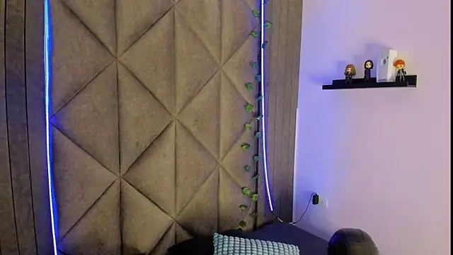 AbbyWathson online show from November 5, 11:21 am