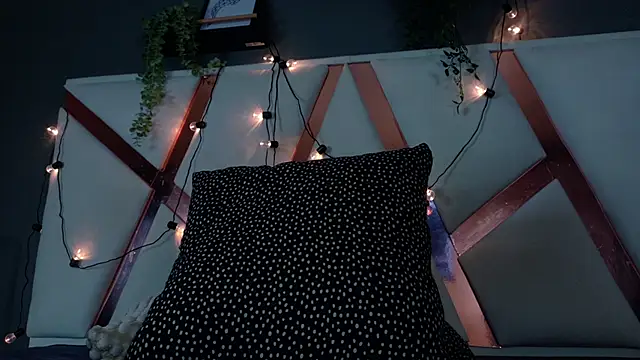 AbbyWathson online show from February 17, 11:50 am