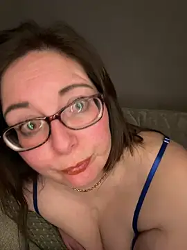 Snapshot of Ailsa_Bliss chatting on March 8, 9:08 pm Ailsa Bliss online show from March 8, 9:08 pm