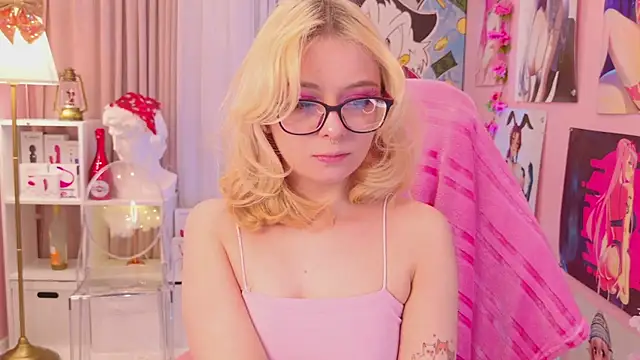 Snapshot of Coconut_Mia chatting on December 18, 9:08 pm Coconut Mia online show from December 18, 9:08 pm