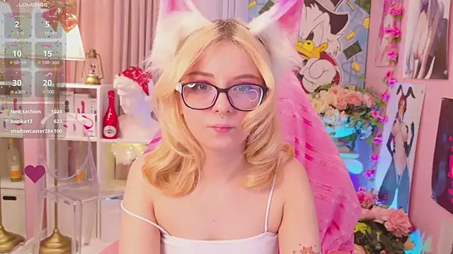 Snapshot of Coconut_Mia chatting on December 19, 4:13 am Coconut Mia online show from December 19, 4:13 am