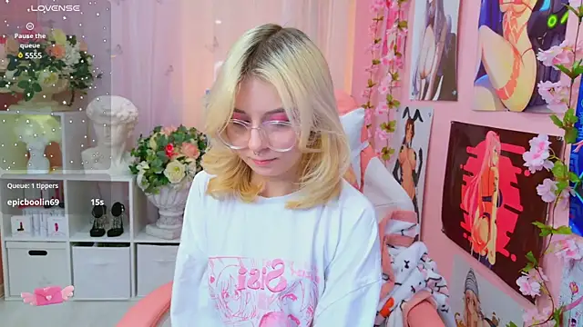 Snapshot of Coconut_Mia chatting on January 18, 3:31 am Coconut Mia online show from January 18, 3:31 am