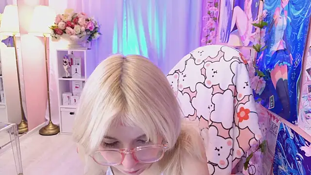 Snapshot of Coconut_Mia chatting on September 8, 3:00 pm Coconut Mia online show from September 8, 3:00 pm