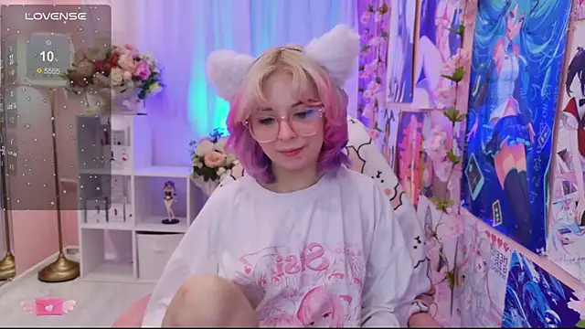 Coconut Mia online show from October 3, 2:25 pm