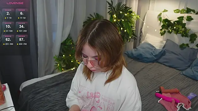 Snapshot of Coconut_Mia chatting on April 26, 2:53 am Coconut Mia online show from April 26, 2:53 am