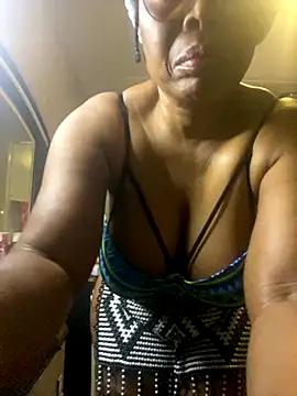 Snapshot of Nomthie chatting on September 24, 6:55 pm Nomthie online show from September 24, 6:55 pm