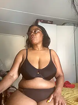 Snapshot of Nomthie chatting on October 23, 1:21 pm Nomthie online show from October 23, 1:21 pm