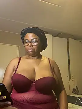 Snapshot of Nomthie chatting on October 26, 9:21 pm Nomthie online show from October 26, 9:21 pm