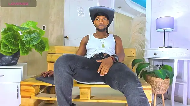 Snapshot of RicoBrown777_ chatting on June 12, 4:11 am RicoBrown777 online show from June 12, 4:11 am