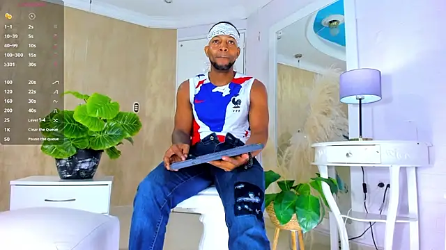 Snapshot of RicoBrown777_ chatting on June 14, 3:52 am RicoBrown777 online show from June 14, 3:52 am