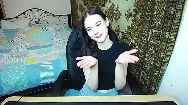 Snapshot of Olivia_Graceee chatting on June 30, 9:10 am Olivia Graceee online show from June 30, 9:10 am