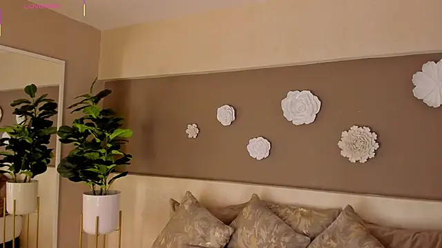 Snapshot of AylinMillerxs chatting on September 18, 7:49 pm AylinMillerxs online show from September 18, 7:49 pm