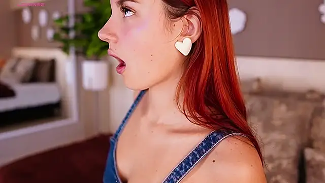 Snapshot of AylinMillerxs chatting on October 3, 3:09 pm AylinMillerxs online show from October 3, 3:09 pm