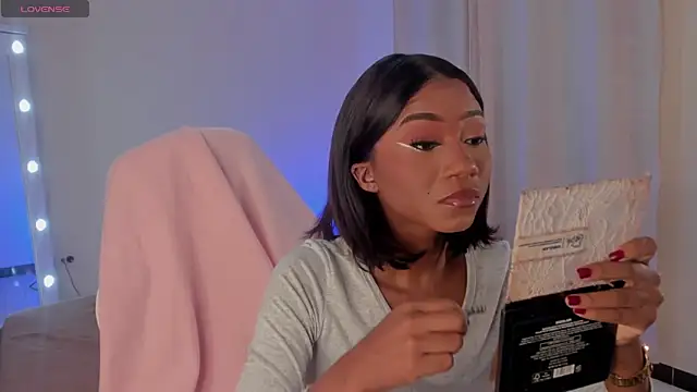 Snapshot of SavannahWildee chatting on February 5, 12:06 pm SavannahWildee online show from February 5, 12:06 pm