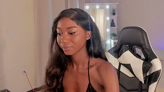 Snapshot of SavannahWildee chatting on March 4, 12:44 pm SavannahWildee online show from March 4, 12:44 pm