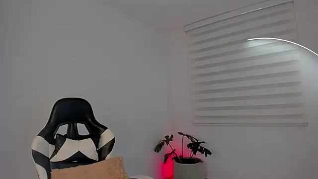 SavannahWildee online show from July 25, 10:46 am