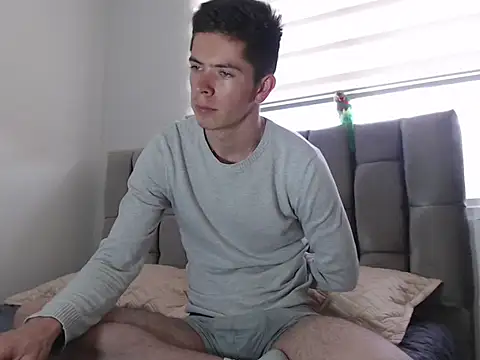 Snapshot of Eliantg chatting on December 8, 9:08 pm Eliantg online show from December 8, 9:08 pm