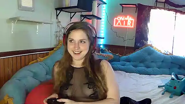 mirannacult online show from December 12, 6:31 pm