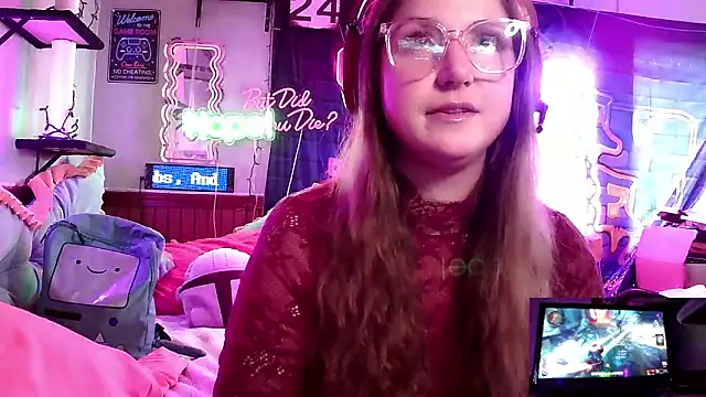 mirannacult online show from February 2, 6:10 pm