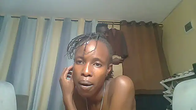 Snapshot of likys123 chatting on October 31, 11:22 am likys123 online show from October 31, 11:22 am