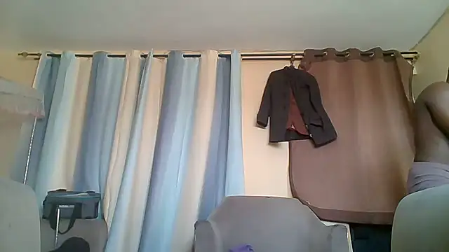 Snapshot of likys123 chatting on November 8, 1:44 pm likys123 online show from November 8, 1:44 pm