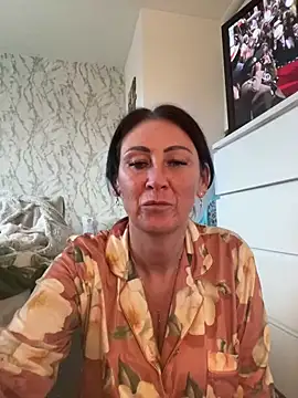 Naughtynanny75 online show from January 18, 3:27 pm
