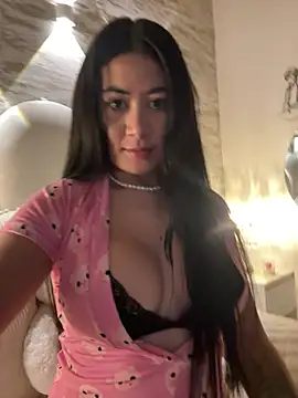 Snapshot of _MadiLee_ chatting on February 28, 9:33 pm MadiLee online show from February 28, 9:33 pm