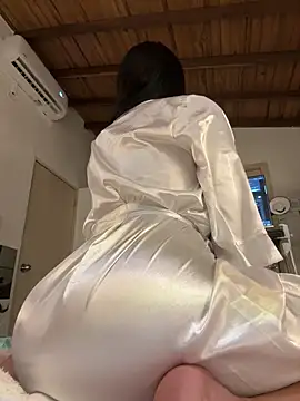 Snapshot of _MadiLee_ chatting on March 7, 2:46 am MadiLee online show from March 7, 2:46 am