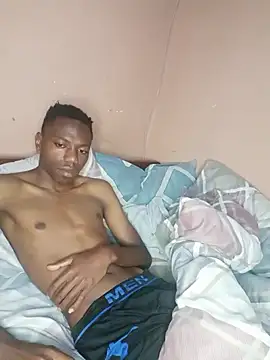 Snapshot of fireboyafrica chatting on December 22, 12:50 am fireboyafrica online show from December 22, 12:50 am