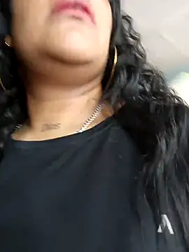 Michelle Brito1 online show from March 4, 6:50 pm