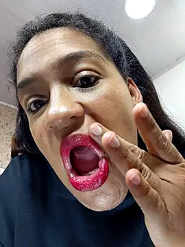 Michelle Brito1 online show from October 23, 10:41 pm