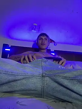 pipeynick online show from December 11, 11:43 pm