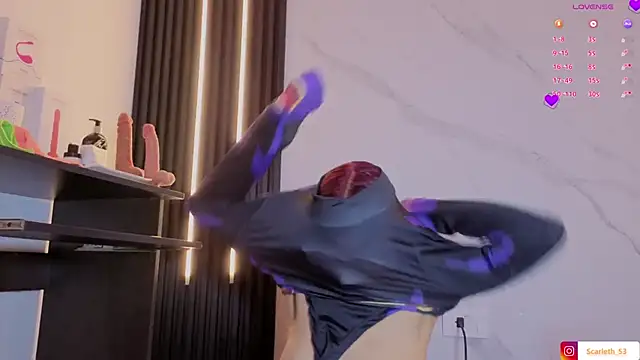 Scarlet Red  online show from November 21, 12:04 pm