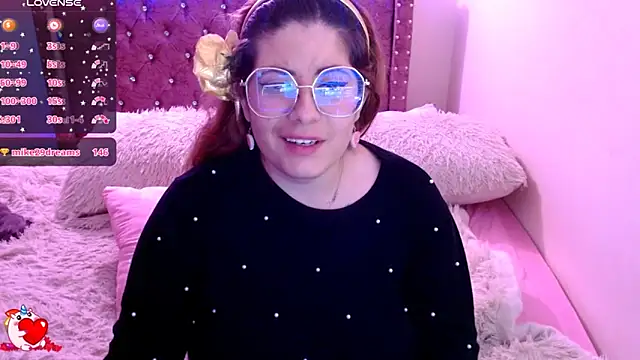 Snapshot of Azamy-12 chatting on January 6, 12:05 am Azamy-12 online show from January 6, 12:05 am