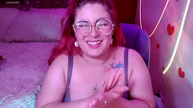 Snapshot of Azamy-12 chatting on February 12, 1:52 am Azamy-12 online show from February 12, 1:52 am
