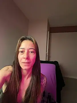 Snapshot of SOFIASWEETSECRETT chatting on May 10, 2:50 am SOFIASWEETSECRETT online show from May 10, 2:50 am